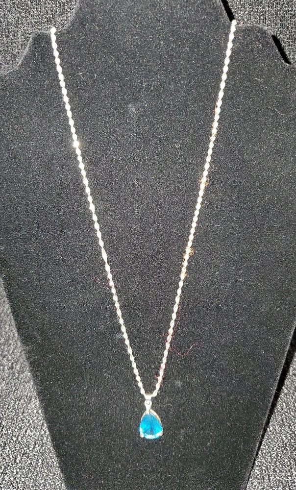 Silver chain with torqouis stone